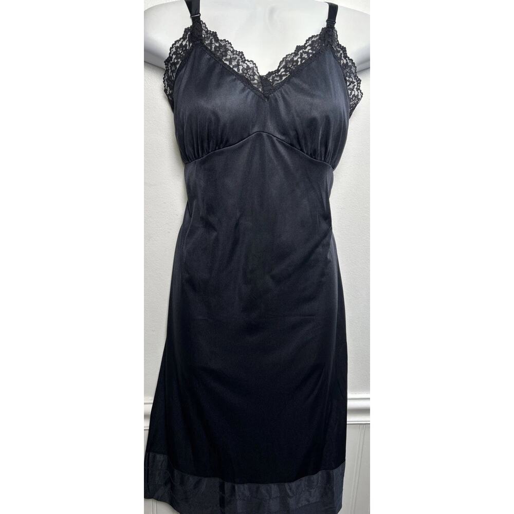 Vintage 1950s Women's 36 Black Lace Full Slip-Dress Union Made USA Nylon